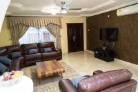 De Chateau Paradise Hotels in Accra