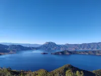 瀘沽湖水岸花宿客棧