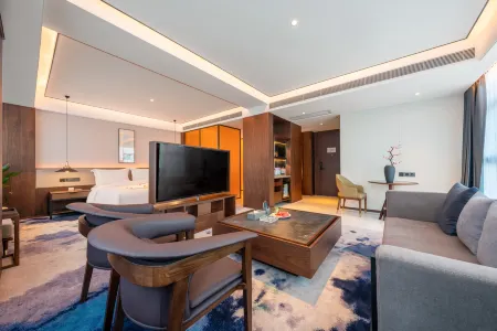 World Hotel (Linyi Pingyi )