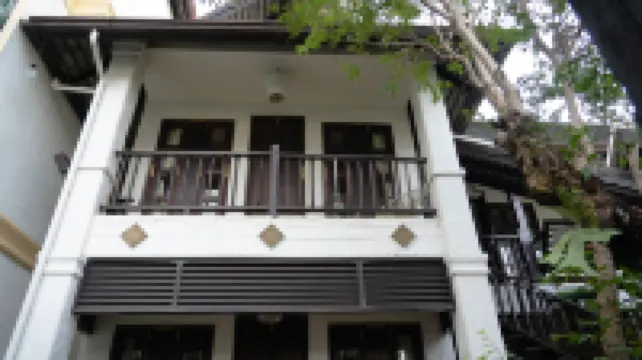 ชีวาแกลอรี โฮเทล เชียงใหม่ โรงแรมใกล้วัดป่าแดด