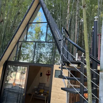 Longmen Wangjiao Lou Wenquan Homestay