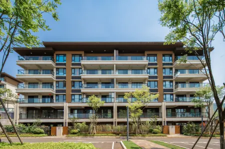 Fuxian Lake Qipan Homestay Отели в г. Ченцзиан