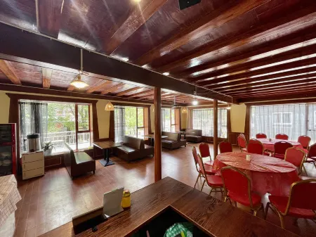 Rinqin B&B in Yajiang County Отели рядом с достопримечательностью «318 Self-Driving Campground»