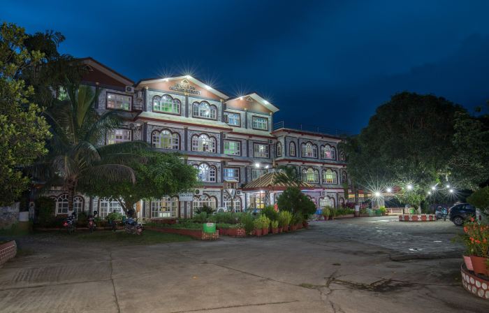 Avocado Orchid Resort