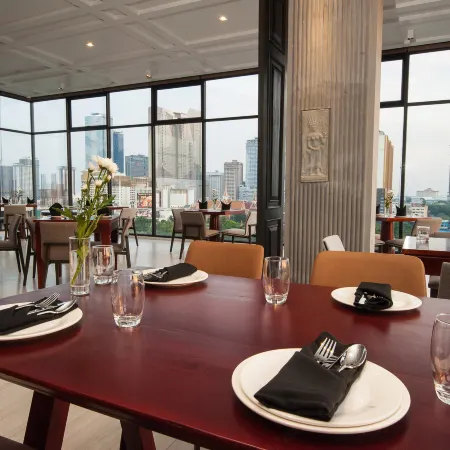 GLOW PARK HOTEL Grand Royal Palace