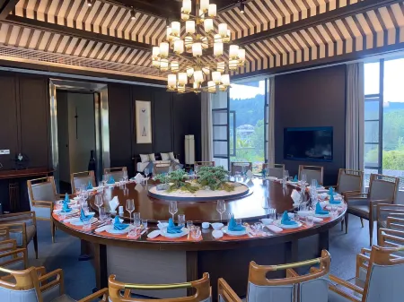 cloud-dwelling escape