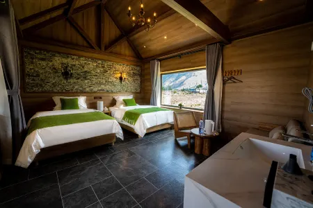 Kanas'an Yuyinshi Homestay Отели рядом с достопримечательностью «Xinjiang Kanas National Geopark»