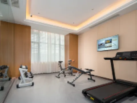 Vienna Hotel (Jiujiang De'an High-speed Railway Station Chaoyang Road Pedestrian Street) Hotels in De'an