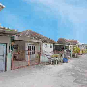 Wisma Pinggir Mitra RedDoorz Hotel Exterior