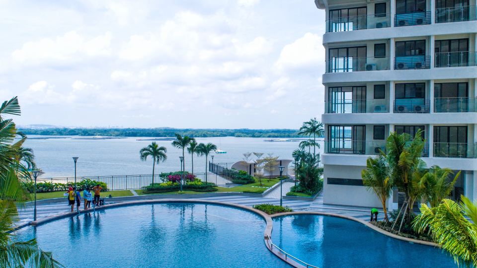 Scenic Country Garden Danga Bay by Lions Bay