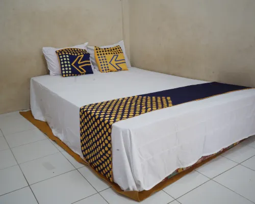 Hotel O Hunian 99 Hotels in Genteng