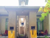 Daton House Near Bali Zoo Ubud Mitra RedDoorz シンガパドゥ・バニヤン・ツリー周辺のホテル