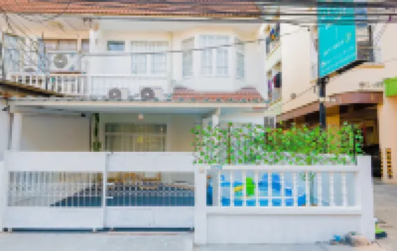 Ratchada Retreat Bespoke Urban Villa 3