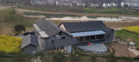 Xupu Simeng Xiaoxiaochuanerhuaguolai Chinese Inn