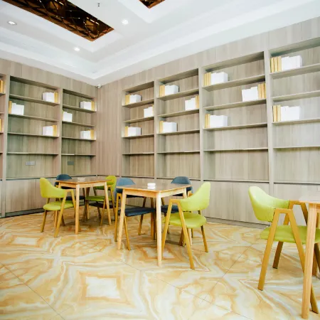 Super 8 Hotel (Hetian tuanjie  square)