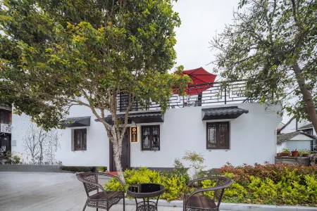 Floral Hotel· Zhenshui hotel (Shanghai Zhujiajiao Ancient Town Store) Отели рядом с достопримечательностью «Shanghai Grand View Garden»