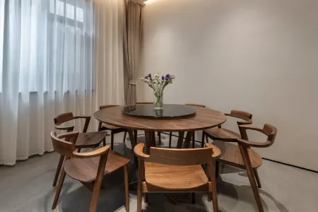 Xiaoman · Wabi-Sabi Aesthetic Resort Space (Wuyuan Xiangao Ancient City) Отели рядом с достопримечательностью «Moon Bay (Yueliang Bay, Wuyuan)»