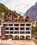 Tiger Roar · Yunbo Jinsha | Snow Mountain Mountain Craftsmen Design Canyon Beauty Stay Hôtels à proximité de : Haba Snow Mountain