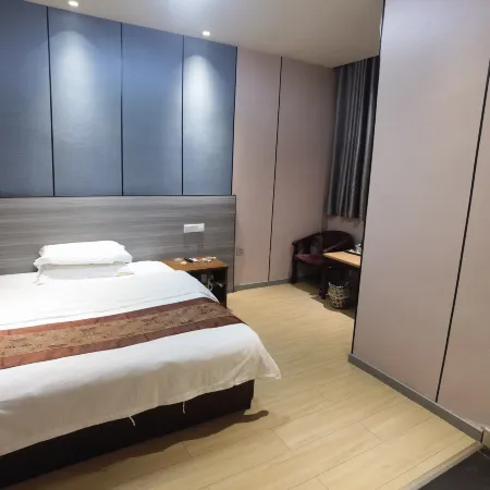 Menghai Yuhai Hotel