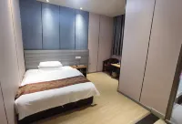 Menghai Yuhai Hotel
