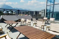 Yunqi Shanxia Hotel (Huashan North Station Huayue Avenue)