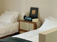 Jiujian Yixiu · Mid-Century Style Designer Boutique Stay (Linhai Yintaicheng) - 2-Star