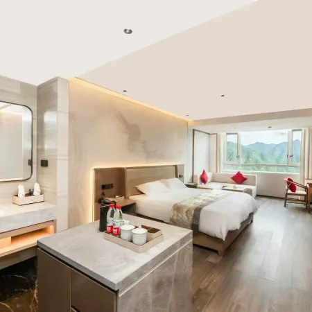 Zhaxi Yingxiang Grand Hotel