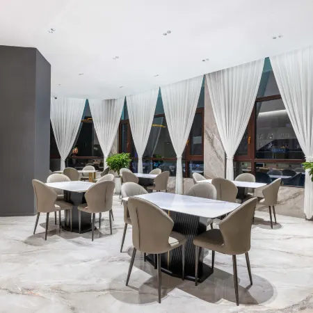 Lido Hotel (Qujing North Station)