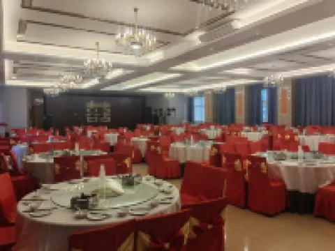 Quanjun Hotel Hotel di Dawu