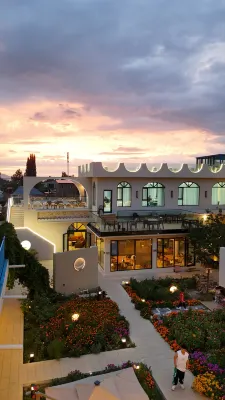 Narati Pavilion Inn - Inns