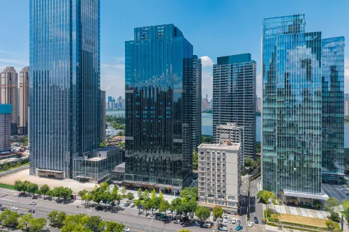 All Seasons Hotel (Wuhan Chuhe Han Street Shahu Branch)