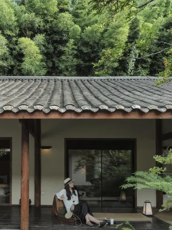 Emeishan Hetang Yunqi Tangquan Homestay Отели рядом с достопримечательностью «Yingbin Square»