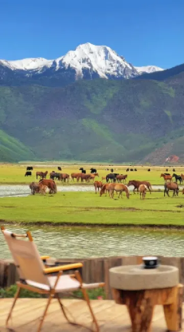 Ten-Mile Snow Mountain Luxury Lodge فنادق في 