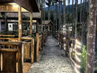 Baoting Qixian Lijiale Homestay Hotele w: Baoting