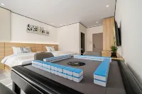 Moon Patrol Theme Hotel (Wolong China Giant Panda Garden Shenshuping Base of Ccrcgp) - موقف سيارات