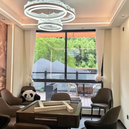 Panda Girl Resort Hotel (Siguniang Mountain Branch)