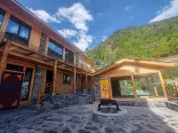 Lixian Guergou · Realm · Encounter Snow Mountain Resort - 수영장