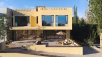 Dunjiang Jianmo Resort Homestay (Mingsha Mountain & Crescent Spring Branch) - ที่มีสระว่ายน้ำ