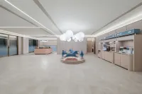 HanTing Hotel (Baoji Qishan Passenger Bus Station) - parking