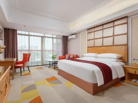 Vienna Hotel (Guangzhou Panyu Qiaonan Aoyuan Square)