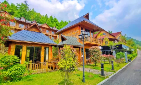 Hongfeng Holiday Hotel Отели рядом с достопримечательностью «Laya Waterfall»
