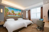 Vienna Hotel (Qujing High Speed Railway Station Wuguanyi Center) Hotels near Hongshan Temple