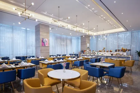 Kyriad Marvelous Hotel (Chengdu Wuhou Shuangnan) Отели рядом с достопримечательностью «Chengdu Wuhou Jinhuaqiao Residential District Jinfeng Community Cultural Center»