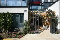 Shanghai Phoebe's holiday (Book & Bed) Hotels near Qingxi Country Park