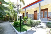 RedDoorz Plus @ Singaraja Các khách sạn ở Singaraja