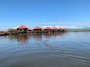 Shwe Inn Tha Floating Resort Hotel