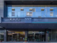 Lavande Hotel (Zhengzhou T10 Tan Shili Longhai West Road Metro Station Branch) Hotels near Zhengzhou No.1 Middle School Education Group (42 Middle School Campus)