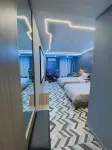 WE E-sports Hotel (Xinyang Railway Station) - Romantic