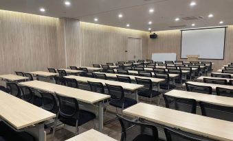 Starway Hotel (Jurong College of Agriculture and Forestry)