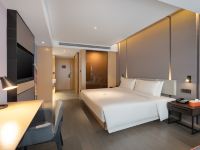 西安高新科技三路软件园亚朵酒店 - 行政大床房